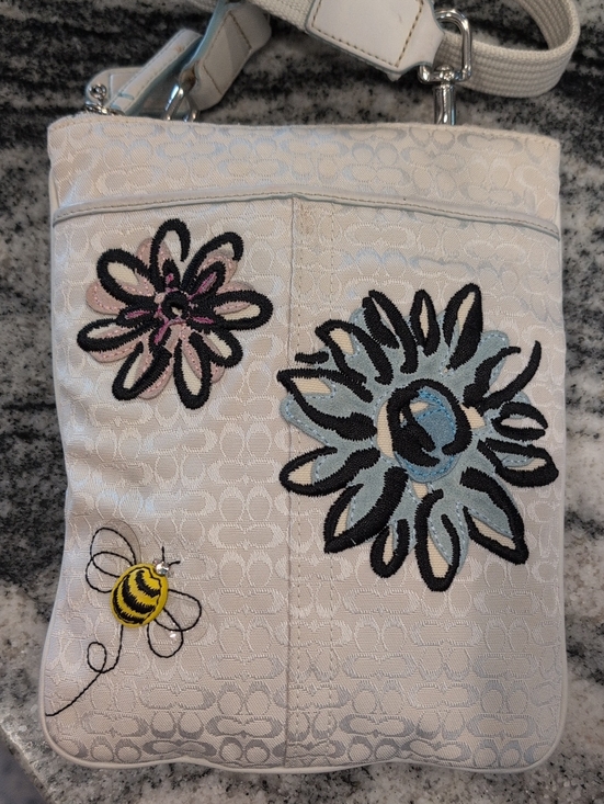 Coach Handbags - Coach Signature Swingback Crossbody Floral & Bee Embroidery Applique - VINTAGE